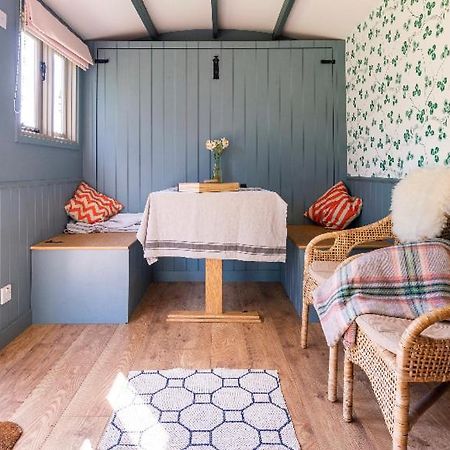 Old King William Shepherd Huts And Private Hot Tubs In North Norfolk Hunworth Kültér fotó