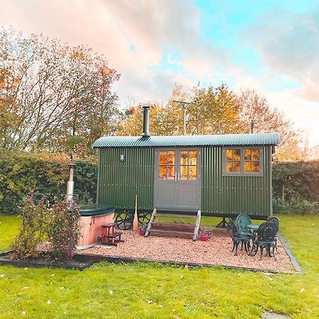 Old King William Shepherd Huts And Private Hot Tubs In North Norfolk Hunworth Kültér fotó