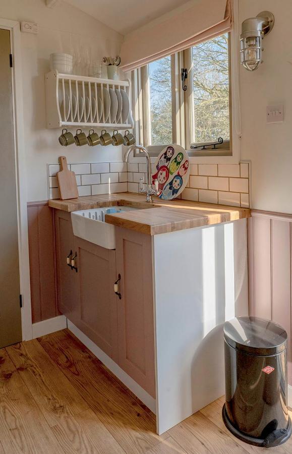 Old King William Shepherd Huts And Private Hot Tubs In North Norfolk Hunworth Kültér fotó