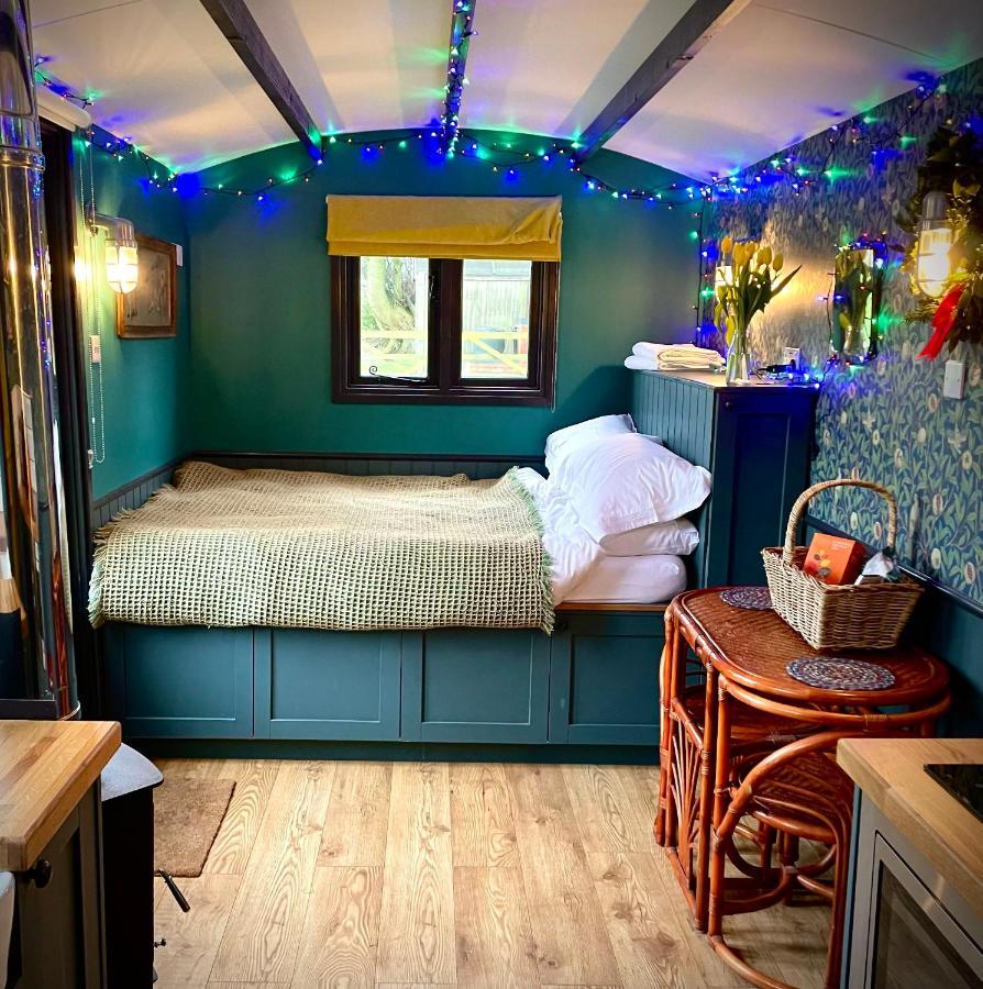 Old King William Shepherd Huts And Private Hot Tubs In North Norfolk Hunworth Kültér fotó