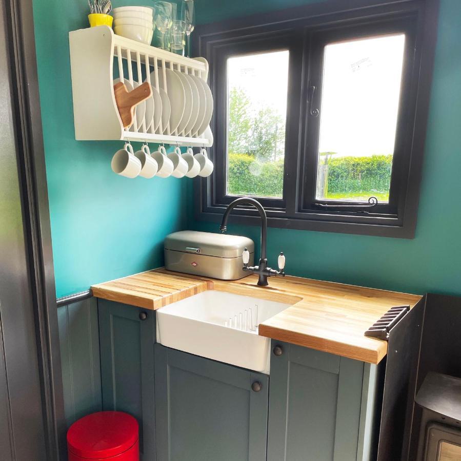 Old King William Shepherd Huts And Private Hot Tubs In North Norfolk Hunworth Kültér fotó