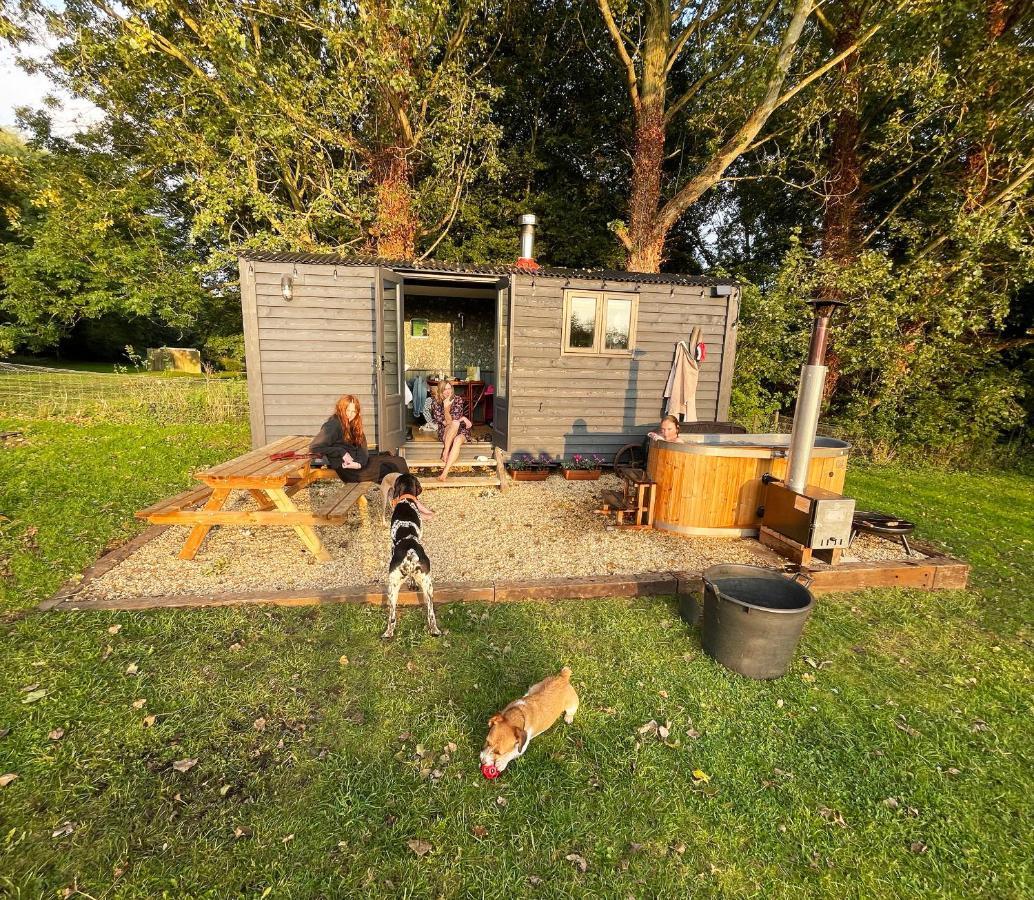 Old King William Shepherd Huts And Private Hot Tubs In North Norfolk Hunworth Kültér fotó