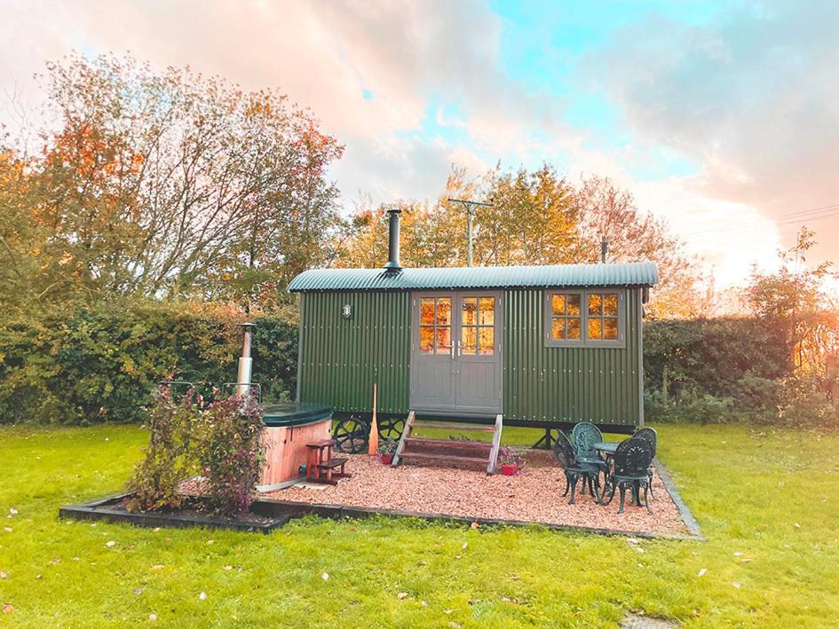 Old King William Shepherd Huts And Private Hot Tubs In North Norfolk Hunworth Kültér fotó